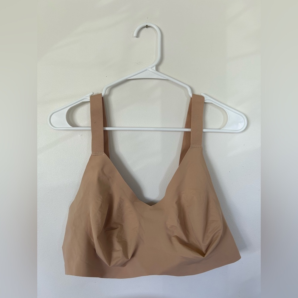 Knix Women's Padded V-Neck Evolution Bra - Tan
Size 8